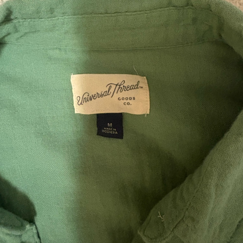 Universal Threads lightweight button down - Picture 3 of 3